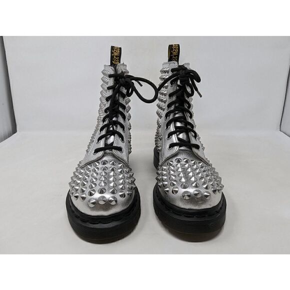 DR. MARTENS SPIKE 1460 8 HOLE SILVER SPIKED BOOTS LEATHER SIZE 6 US NO INSOLE - Picture 4 of 7